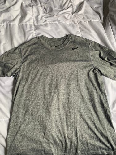 Gray Used Large Nike Dri-Fit Shirt