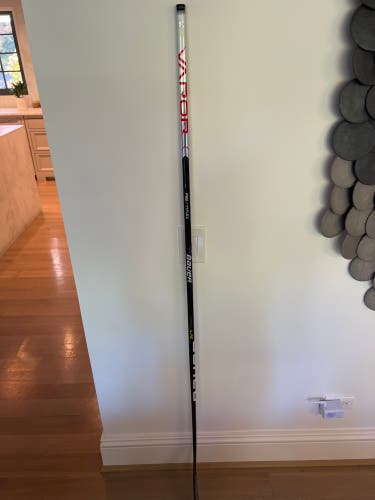 Senior Right Handed P92 Vapor Hyperlite Hockey Stick