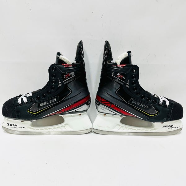 Game Used Duncan Keith Bauer Vapor 2X Pro V-Cut Hockey Skates-R: 7 1/2 D/A L: 7 7/8 D/AA