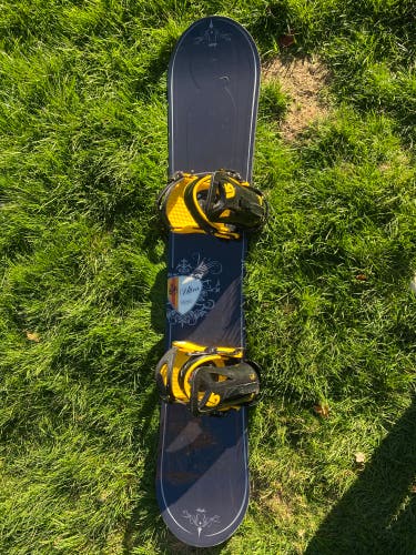 Used  La Mar With Bindings True Twin Ultra Snowboard