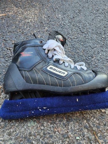 Senior Used Bauer Reactor 4000 Hockey Goalie Skates Regular Width Size 9.5
