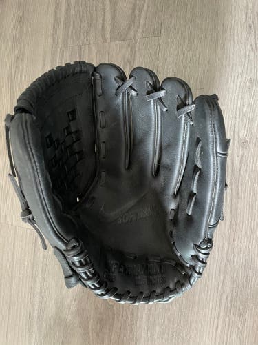 Nike Hyperdiamond Edge Softball Glove