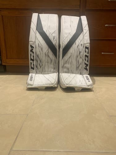 32" CCM Axis 1.9 Goalie Leg Pads