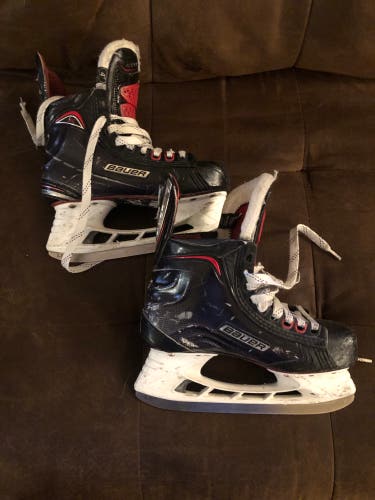Used Bauer  Size 4 Vapor 1X Hockey Skates