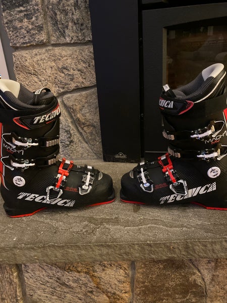 Men's Used Tecnica All Mountain Mach 1 MV Ski Boots 90 Flex