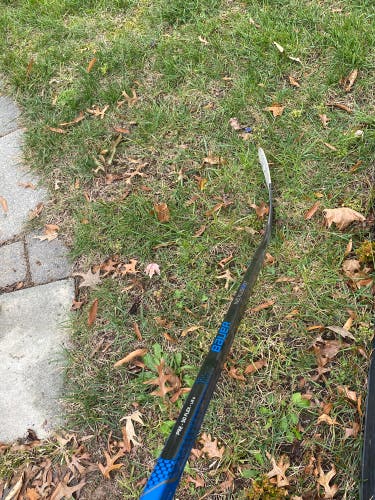 Junior Right Handed P92  Nexus N37 Hockey Stick