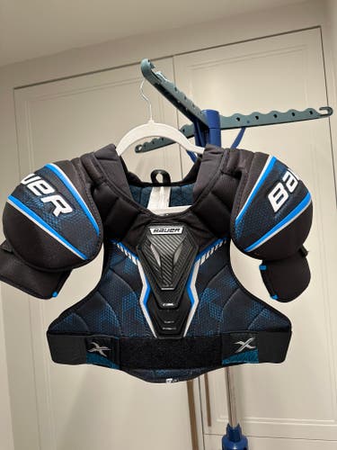 Used Large Bauer X Intermediate Shoulder Pads