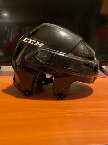 Used Medium CCM  Vector V08 Helmet