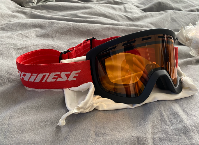 Used Unisex Dainese Ski Goggles - with extra lense
