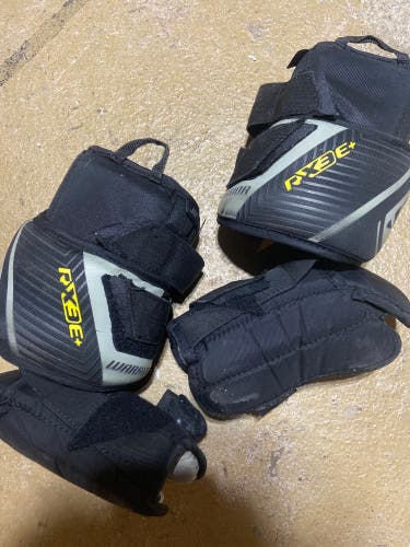 Warrior goalie knee gaurds