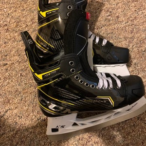 New CCM Regular Width Pro Stock Size 7 AS3 Pro Hockey Skates