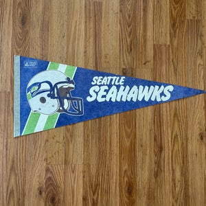 Seattle Seahawks NFL FOOTBALL SUPER VINTAGE 1980s Collectible Felt Pennant!