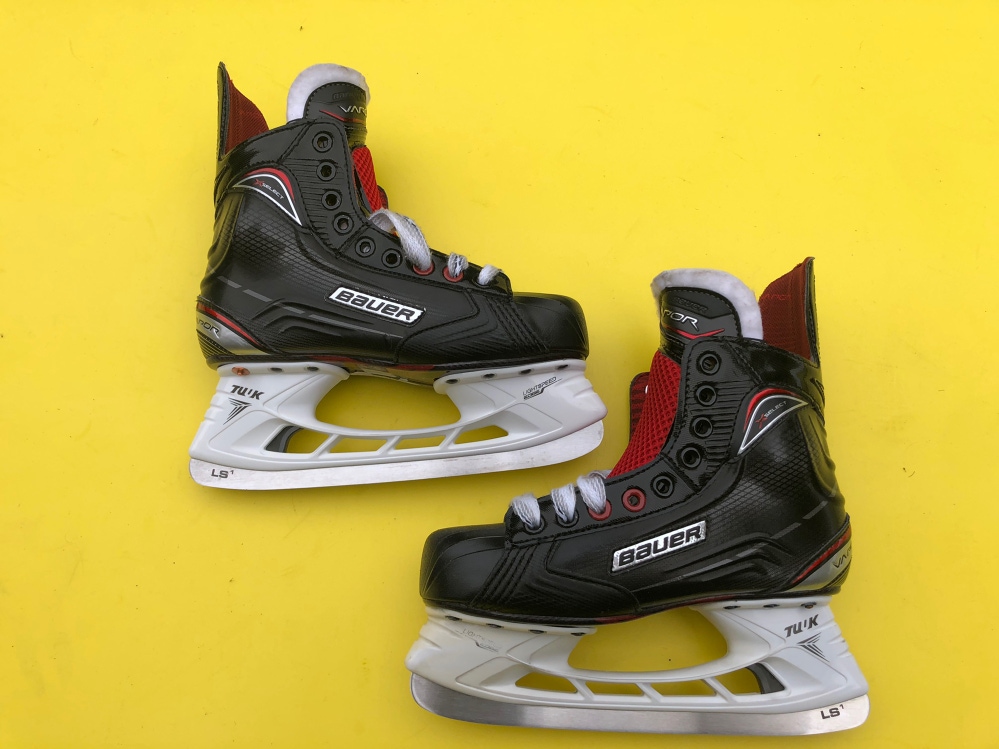 Junior New Bauer Vapor X Select Hockey Skates Regular Width Size 4.5