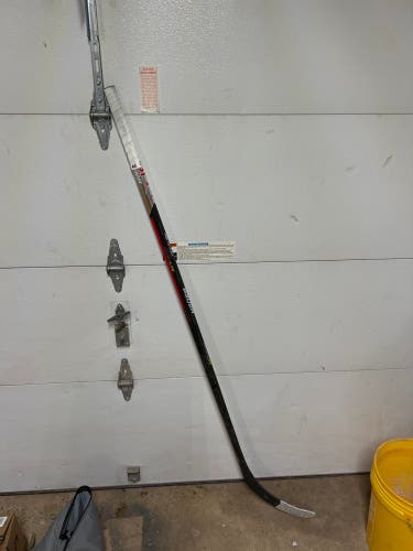 Senior Right Handed P92  Vapor Hyperlite Hockey Stick