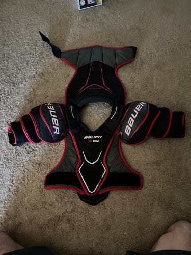 Senior Medium Bauer Vapor X100 Shoulder Pads