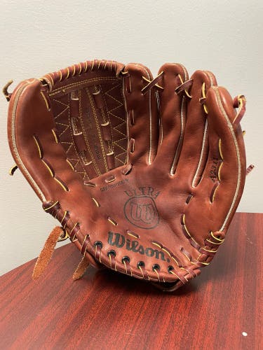 Wilson Ultra Baseball Glove 12 1/2” RHT