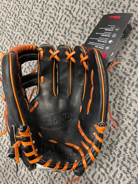 Wilson A2000 11.5” right hand throw glove