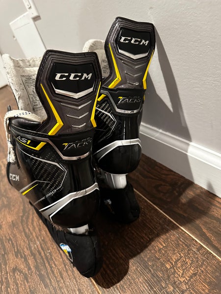 Used CCM Extra Wide Width Size 8.5 Super Tacks AS1 Hockey Skates