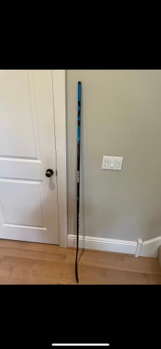 New Right Hand P92 Nexus Geo Hockey Stick