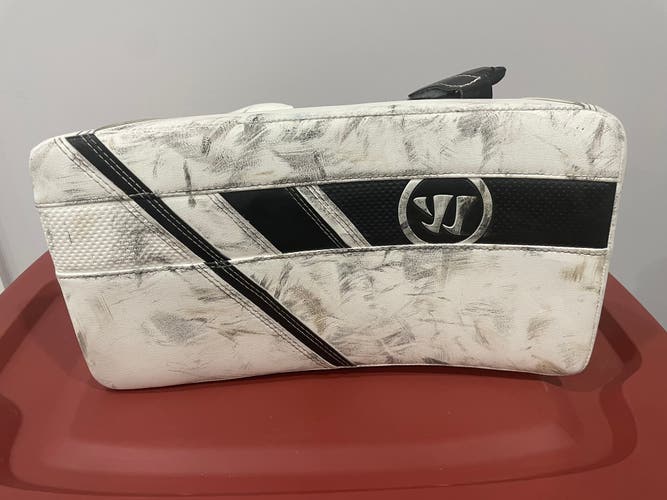 Warrior Ritual G5 Senior Goalie Blocker- Regular(right hand)