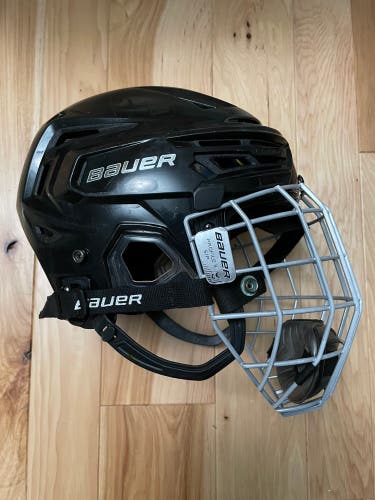 Used Small Bauer  Re-Akt 150 Helmet