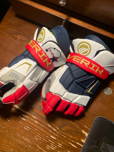 Lacrosse m5 Gloves - 2021 Showtime