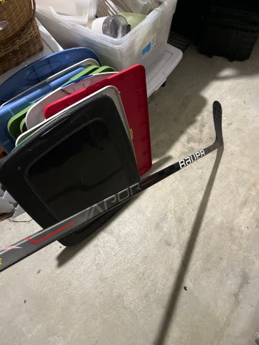 Senior Left Hand P92 Vapor Hyperlite Hockey Stick