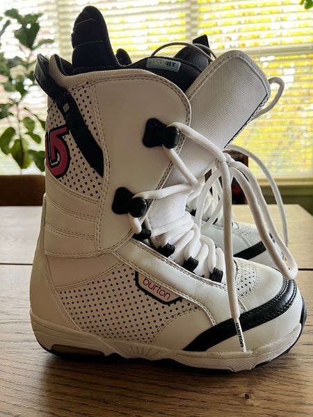 Mira invadir Prestigio Women's Burton Lodi snowboard Boots | SidelineSwap