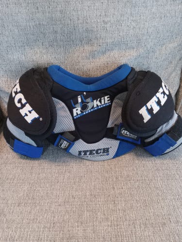 Used Youth Xtra Small Itech Shoulder Pads
