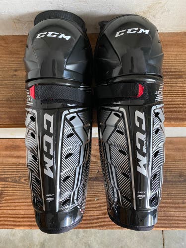 CCM  Shin Pads