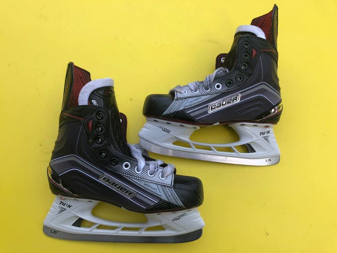 Junior New Bauer Vapor X Velocity Hockey Skates Regular Width Size 4