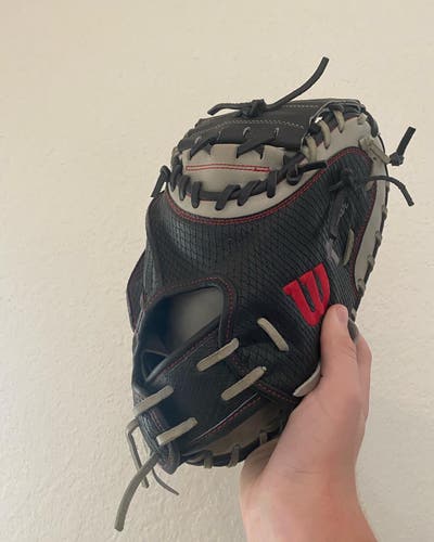 New Right Hand Throw 32.5" A2000 Catcher's Glove