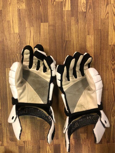 Used UnderArmour Lacrosse Gloves