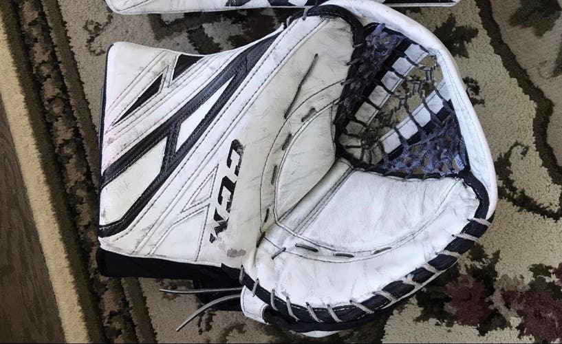 Used Regular Pro Stock Extreme Flex 4 Glove And Blocker