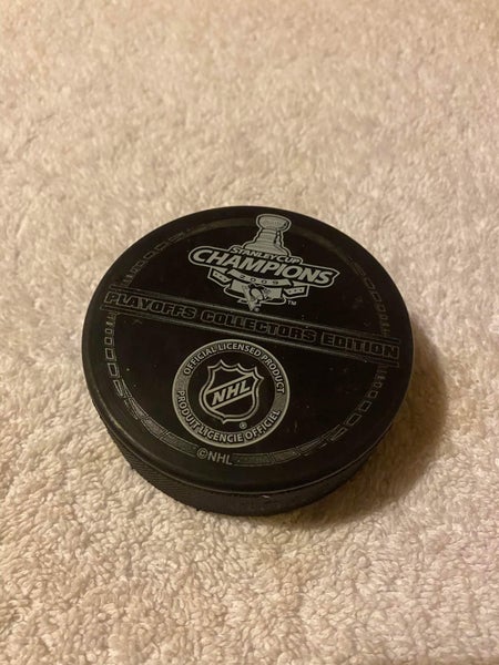 2000 NHL Stanley Cup Collectible Game puck