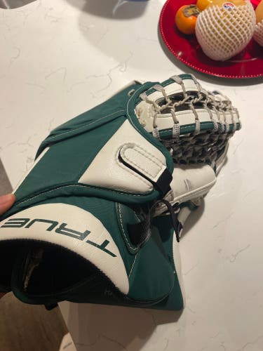 True 580 Glove