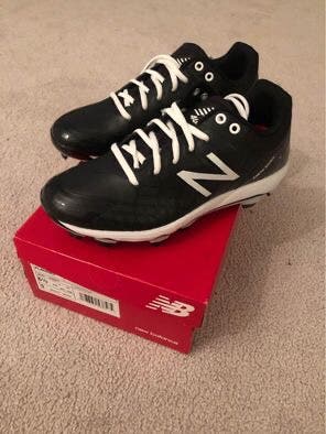 Black Men's Molded Cleats Low Top 4040k5