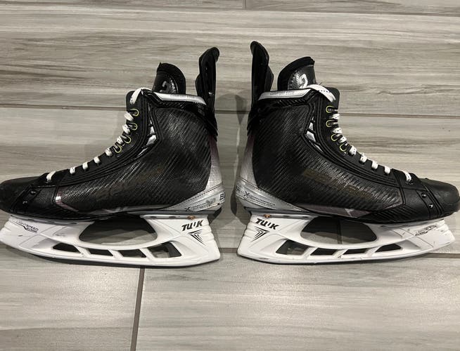 Used Bauer Pro Stock Size 8.5 Vapor Hyperlite Hockey Skates