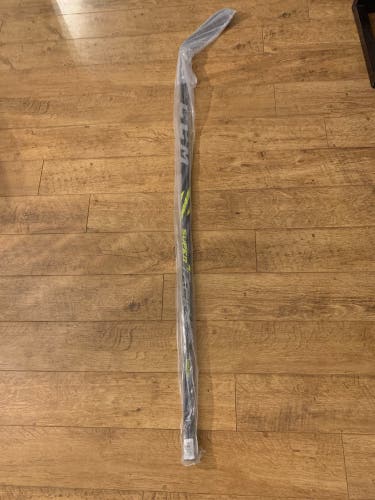 Senior Right Handed P28 75 Flex Super Tacks AS4 Hockey Stick