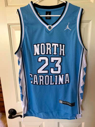 North Carolina Michael Jordan jersey (M)
