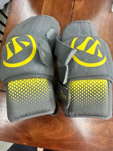 WARRIOR Ritual Pro Knee Pad-int