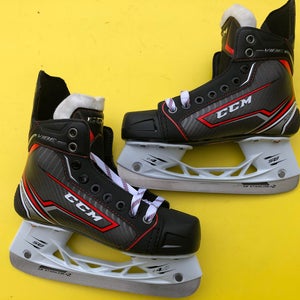 Junior New CCM JetSpeed Vibe Hockey Skates Regular Width Size 3.5