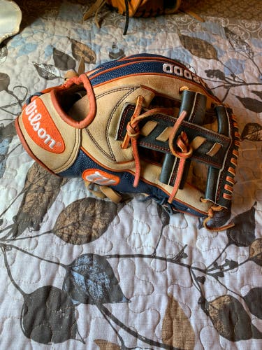 Wilson A2000 Right Hand Throw 11.5"Baseball Glove  Altuve27