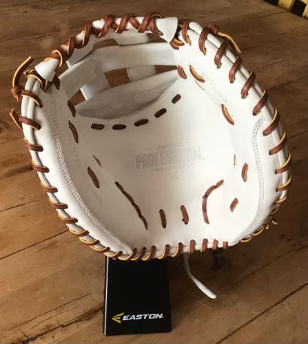 Brand New! Easton Pro Collection PCFP234 34” Fastpitch catcher’s mitt.