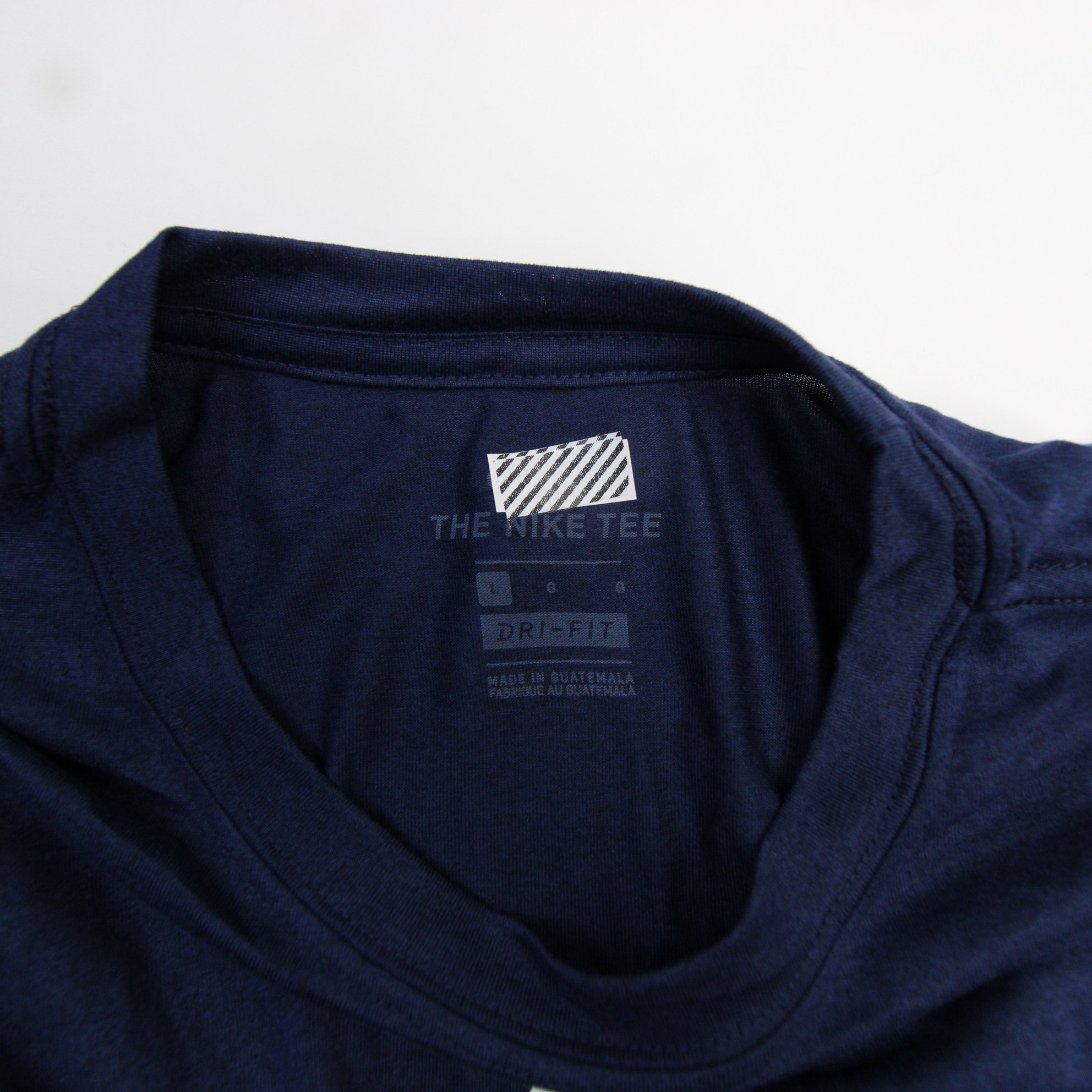 Atlanta Braves Nike Dri-Fit Short Sleeve Shirt Men's Navy Used XL