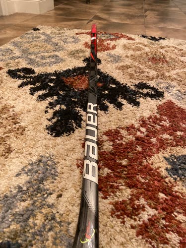 Intermediate Right Handed P92 Vapor FlyLite Hockey Stick