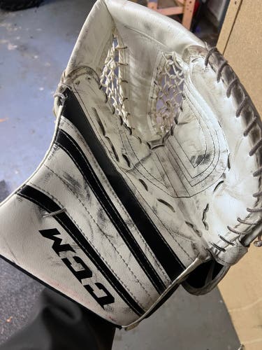 Used Regular  R1.5 Glove And Blocker Set