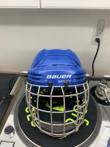 Used Medium Bauer BHH2100M Helmet