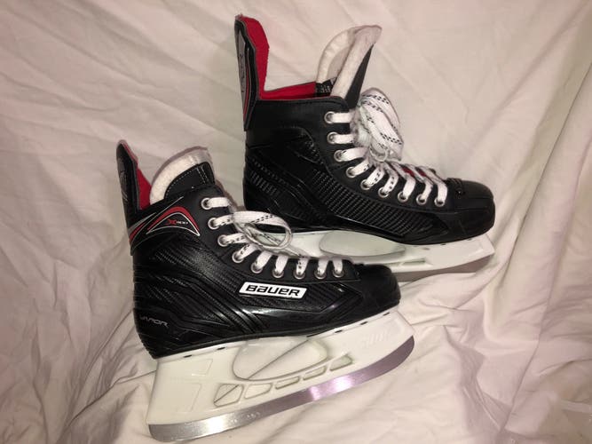 Used Bauer Regular Width  Size 4 X300 Junior Hockey Skates