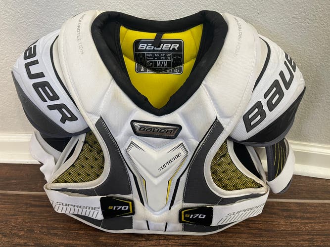 Senior Medium Bauer  Supreme S170 Shoulder Pads